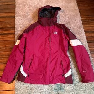 Women’s The north Face Coat (medium)